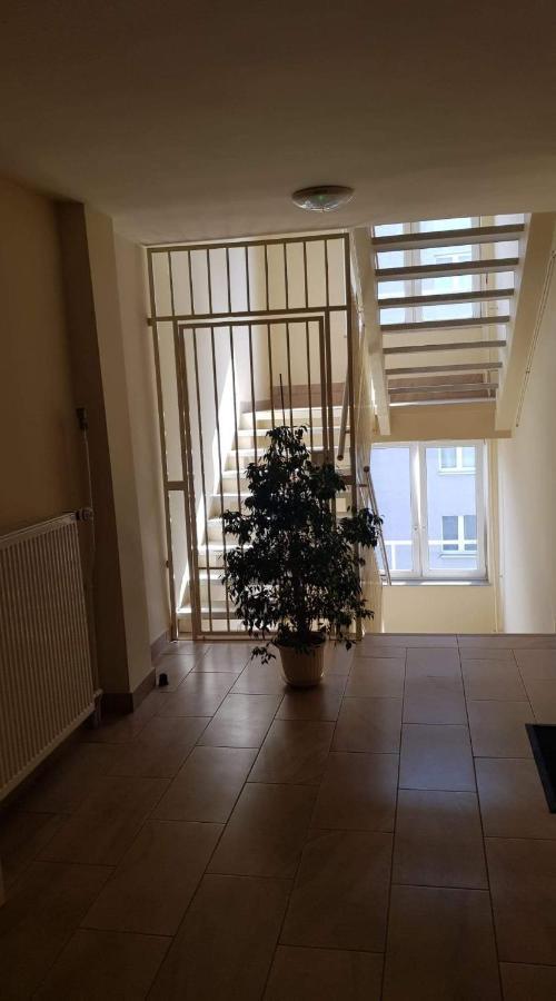 Apartament Plac Trzech Krzyzy Варшава Экстерьер фото