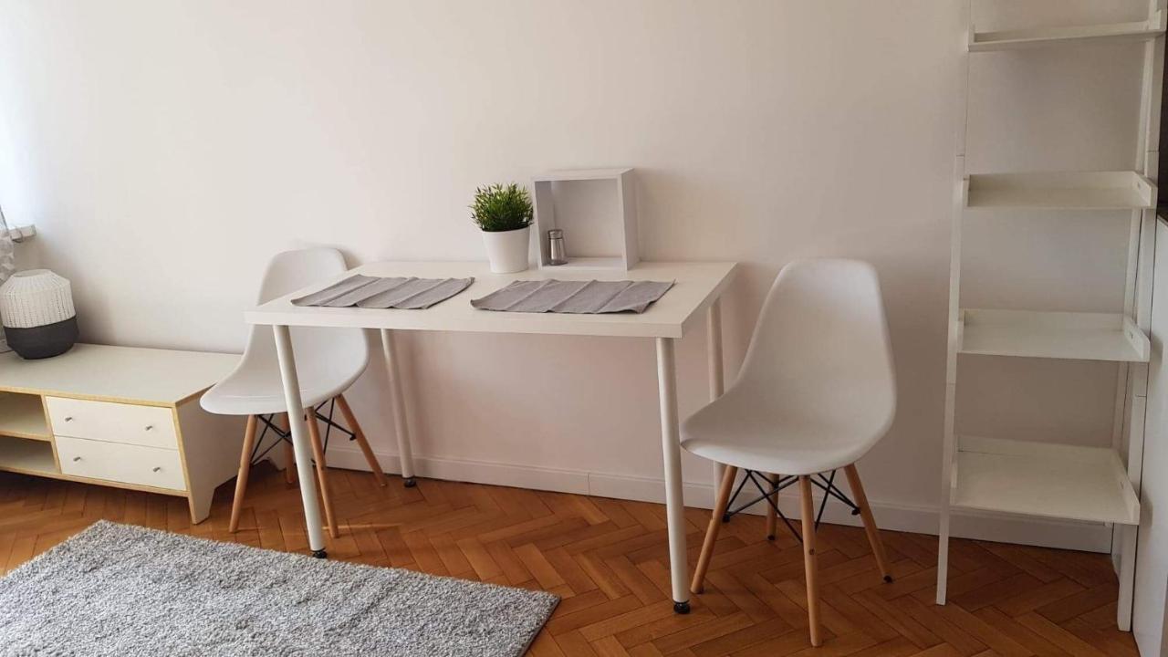 Apartament Plac Trzech Krzyzy Варшава Экстерьер фото